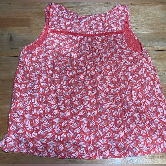 sleeveless top - Picture 4 of 4